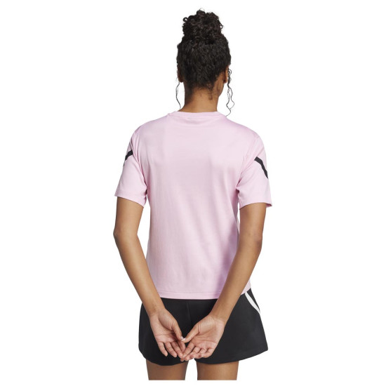 Adidas Γυναικεία κοντομάνικη μπλούζα Z.N.E. Tee Adidas Γυναικεία κοντομάνικη μπλούζα Z.N.E. Tee
